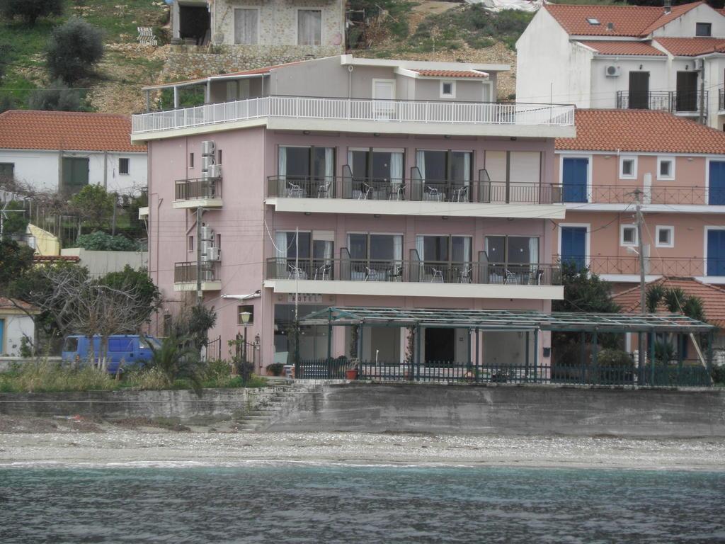 Riviera Hotel Poros  Exterior foto